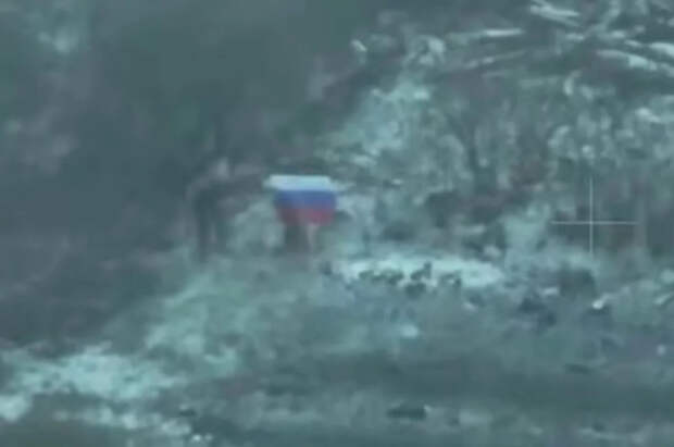 Бойцы РФ развернули российские флаги в селе Новомарково под Краматорском