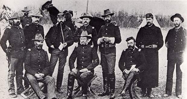 1890. Офицеры 7-го кавалерийского полка в Вундед-Ни