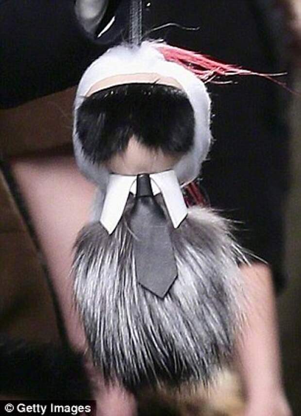 "MINI KARLITO"