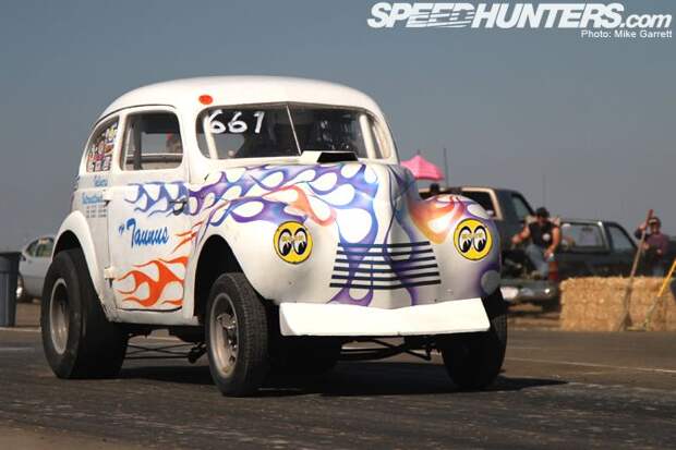 Hot-rod гонки на заброшенном аэродроме в Калифорнии (60 фото)