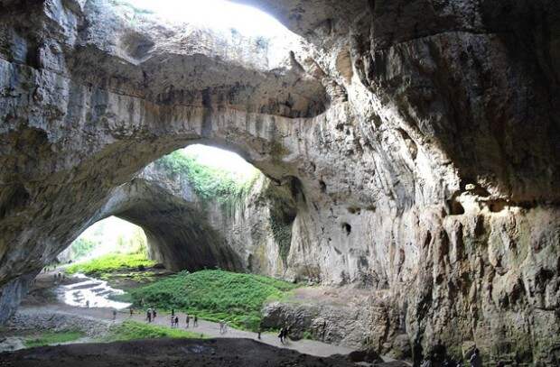 Пещера в болгарской деревне Деветаки