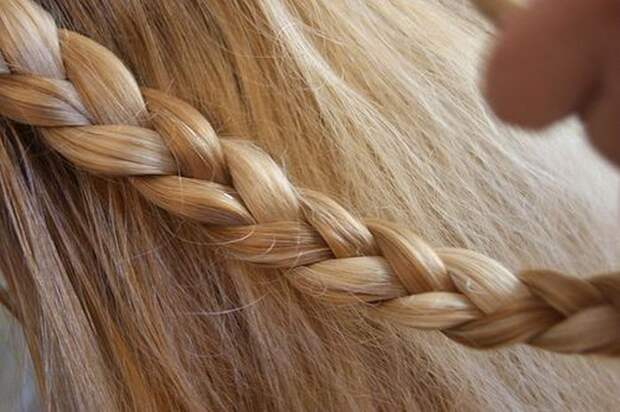 Как же мне нравятся девушки с косичками... Как же мне нравятся девушки с косичками...