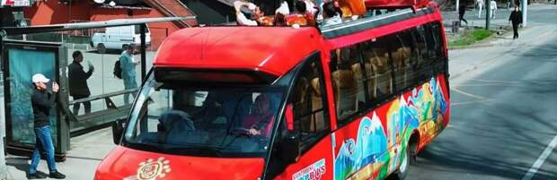 Музыкальный автобус проехал по улицам Алматы