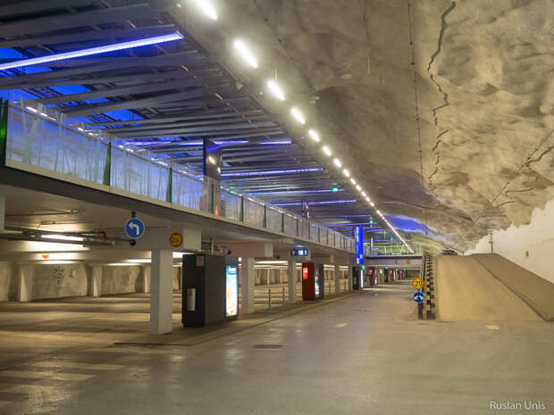 Уникальная подземная парковка в Тампере Тампер, авто, парковка, подземная парковка, финляндия