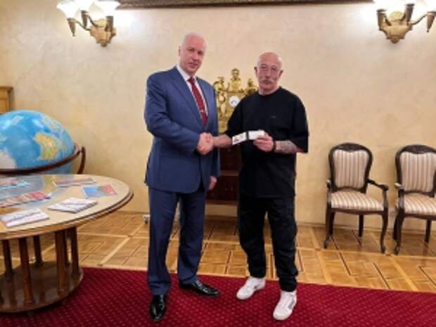 Глава ведомства посетил концерт А.Я.Розенбаума в театре Российской Армии