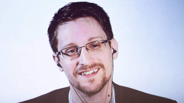 Сноуден заявил о желании государств и корпораций взять под контроль ИИ