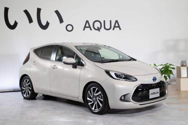 Toyota Aqua: Новое поколение «маленького Приуса»