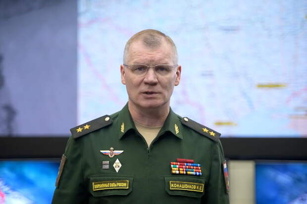 Одно из самых обсуждаемых событий последних дней: отставка Сергея Шойгу и назначение на должность министра обороны РФ Андрея Белоусова.-13