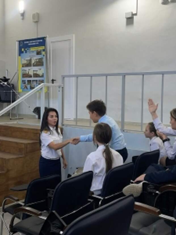 Помощник руководителя следственного управления провела профилактическую беседу со школьниками