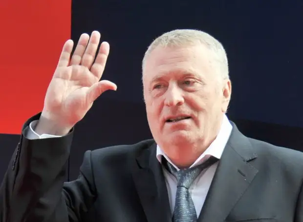 Артиллерийские залпы, подушки с орденами и Колонный зал: как Жириновский предсказал свою смерть