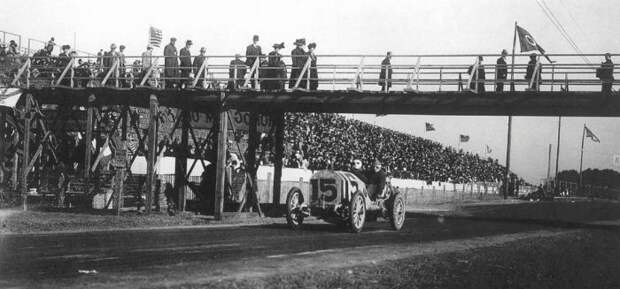 Подборка фотографий автогонок прошлого века (154 фото)