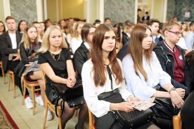 Петербургские студенты рассказали, сколько денег им нужно для счастья
