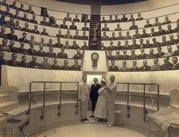 Behind-The-Historical-Photos29