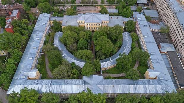 Лефортовский дворец в Москве