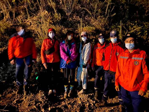 Заблудившихся в горах Алматы девушек нашли спасатели