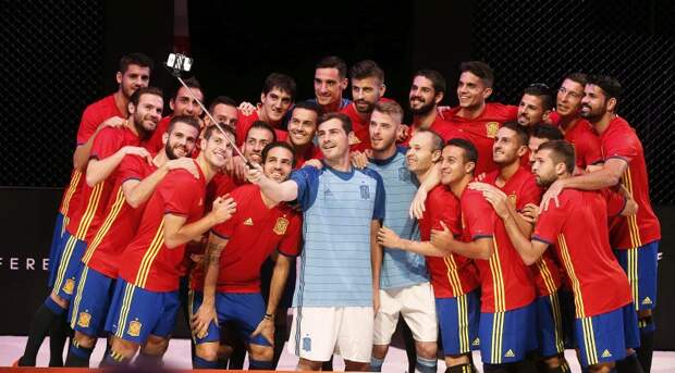 Команда Испании - действующий чемпион Европы. Она в шестой раз подряд сыграет на турнире. Лучшее выступление - чемпион Европы (1964, 2008, 2012)