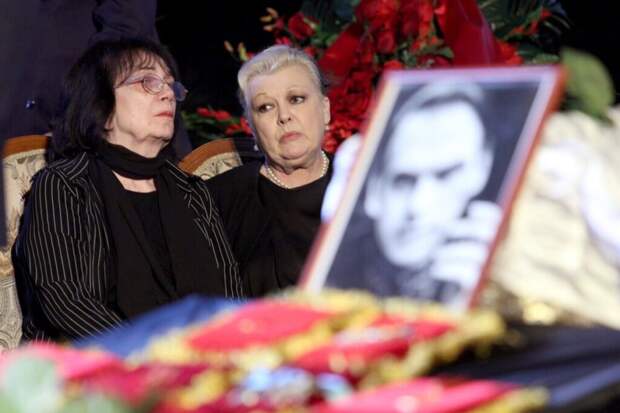 Названа дата прощания с артисткой и вдовой Баталова Гитаной Леонтенко