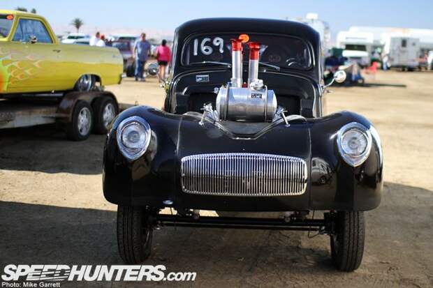 Hot-rod гонки на заброшенном аэродроме в Калифорнии (60 фото)