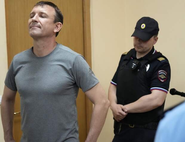 Не подписывал и был в это время в Сирии. Вскрылись новые детали произвола с генералом Поповым