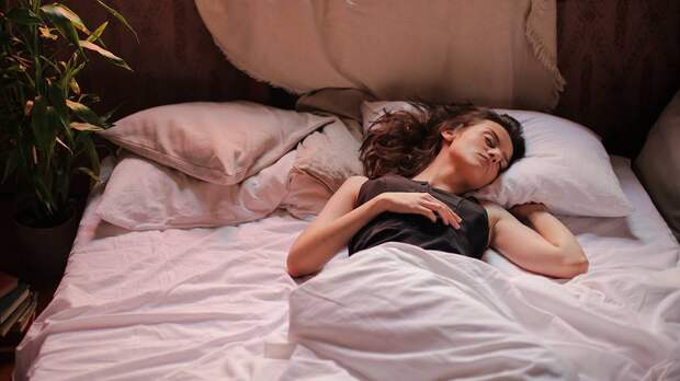 Сомнолог дал совет, как заснуть за 10 секунд