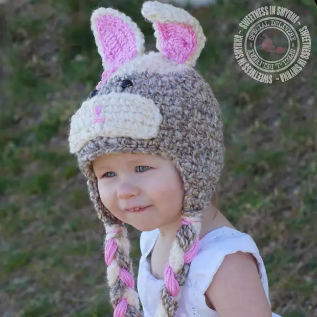заячья шапка крючком. шапка с ушками зайки. детская шапочка с ушками. заячья шапка крючком. шапочка с ушками зайчика.