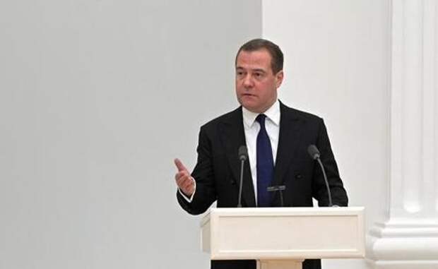 Зампред СБ РФ Медведев заявил, что пока существует киевский режим и Зеленский, переговоры с Украиной невозможны