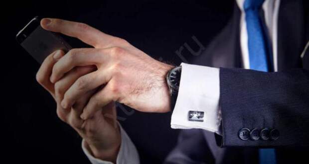 Почему на рукавах мужских пиджаков много бесполезных пуговиц