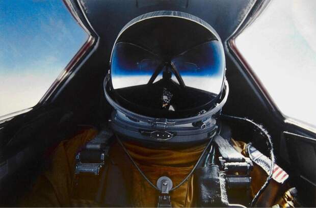SR 71 Blackbird Pilot selfie Люси в небе с алмазами: селфи пилотов самолетов
