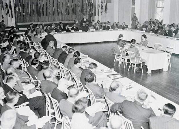 В июле 1944 г в США прошла знаменитая Бреттон-Вудская валютно-финансовая Конференция ООН