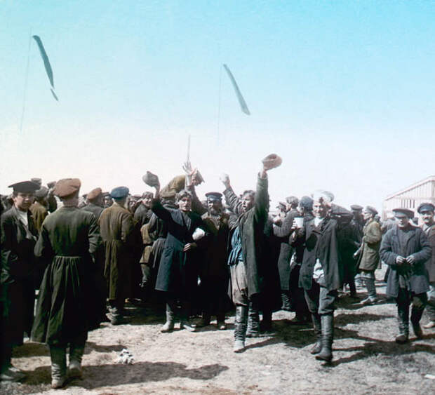 Народные гуляния на Ходынском поле 30 мая 1896 года. Москва, 1896 г. Народные гуляния на Ходынском поле 30 мая 1896 года. Москва, 1896 г.
