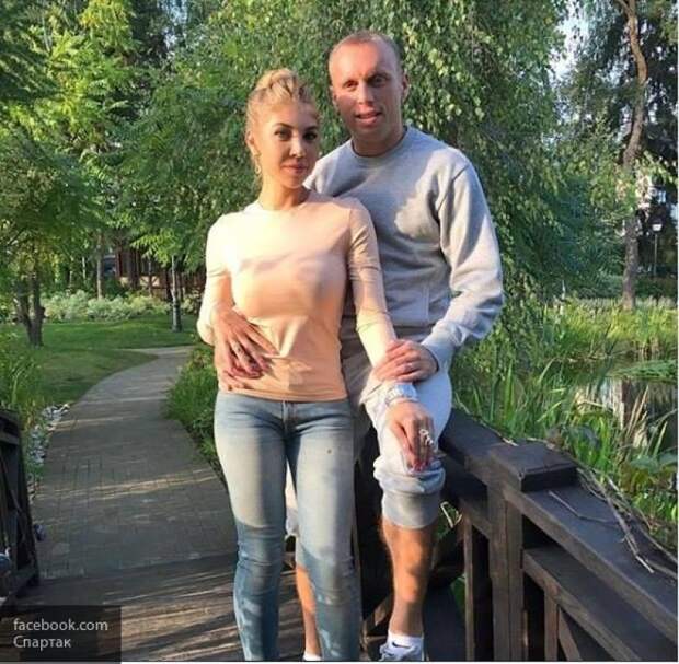 Глушакова развели с женой по суду и обязали выплачивать треть всех доходов