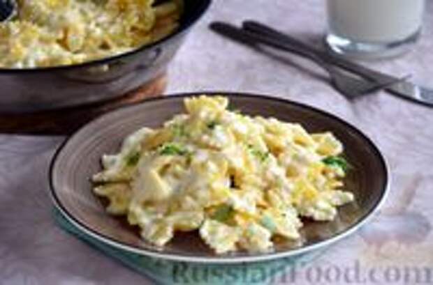 Фото к рецепту: Макароны с молоком и сыром (на сковороде)