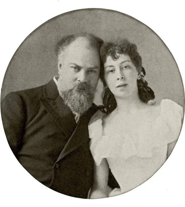 Мария Алексеевна Матавтина обожала мужа. Она ловила каждое его слово и готова была ежеминутно петь д Мария Алексеевна Матавтина обожала мужа. Она ловила каждое его слово и готова была ежеминутно петь д