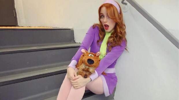 Фото актрис из предстоящего сериала по «Скуби-Ду» от Netflix: кто сыграет Дафну и Велму