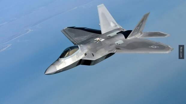 США могут использовать истребители F-22 из-за ЗРК С-300 в Сирии