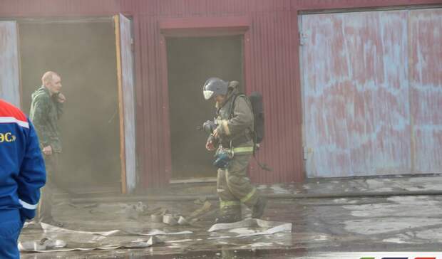 В Гае сгорел новый автосервис