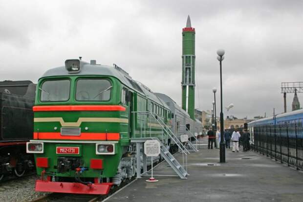 Россия возрождает боевой железнодорожный ракетный комплекс Россия возрождает боевой железнодорожный ракетный комплекс ракетный комплекс, россия