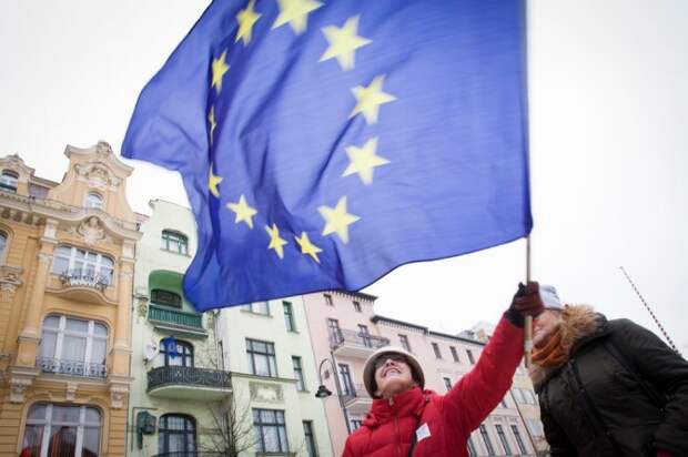 Европа обвинила. Польша в европейском Союзе. Правительство Польши. Европейские ценности. Ценности Польши.