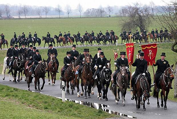 Интересные традиции празднования Пасхи в мире Интересные традиции празднования Пасхи в мире