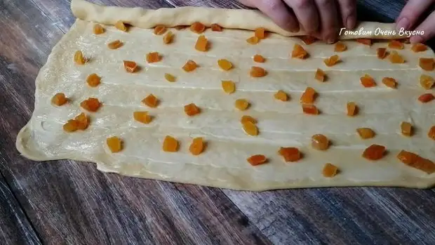 Сколько ни пробовала другие, всегда возвращаюсь к нему. Краффин - идеальный кулич. Быстрое тесто без опары