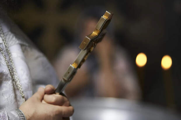 Сжечь или закопать? Священник предупредил об ошибках при обращении со старыми и повреждёнными иконами