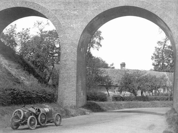 Подборка фотографий автогонок прошлого века (154 фото)
