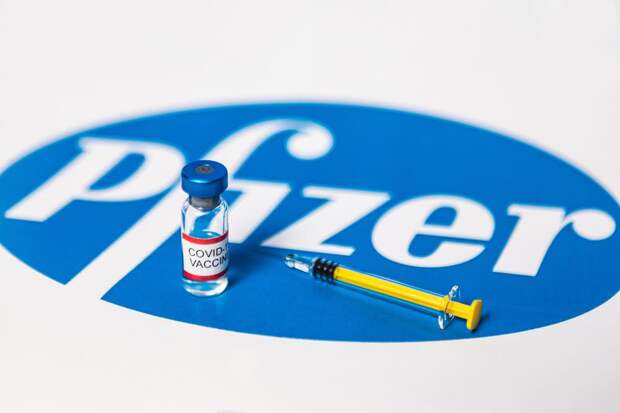 В Pfizer заявили о вероятности одновременного заражения штаммами «омикрон» и «дельта» В Pfizer заявили о вероятности одновременного заражения штаммами «омикрон» и «дельта»