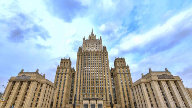 МИД РФ вызвал посла Чехии из-за нападения на Русский дом в Праге