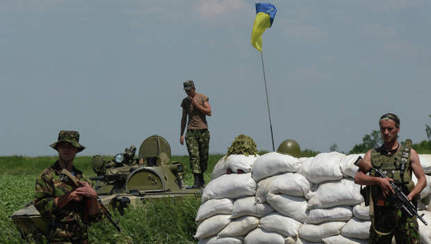 Блокпост украинских военных в Донецкой области. Архивное фото Блокпост украинских военных в Донецкой области. Архивное фото