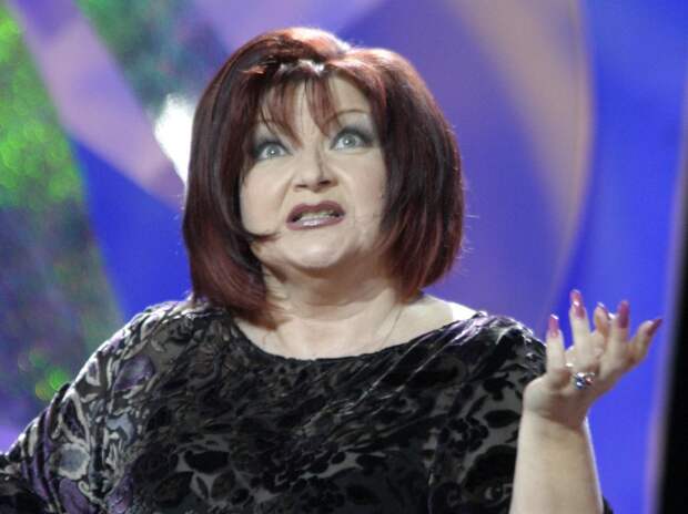 На Елену Степаненко подал в суд кредитор ее покойной подруги — требует долги