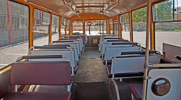 25 посадочных мест, но в автобусе умещалось 180 пассажиров ЛиАЗ 677, автобус, ностальгия, ссср