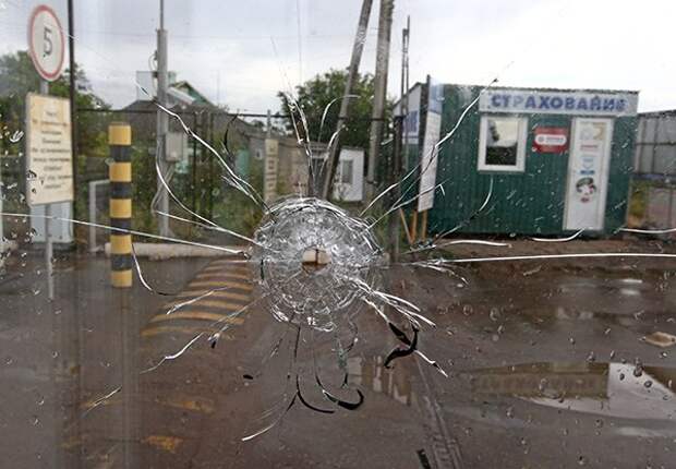 Боевики обстреляли транспорт на границе с Крымом