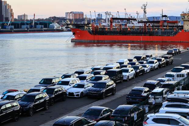 Резко подскочил ввоз автомобильного импорта в Россию