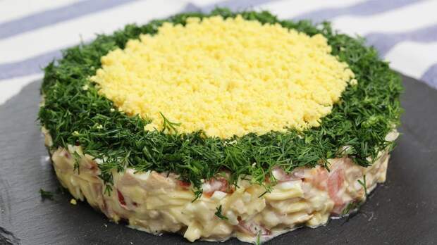 Салат с копченой курицей